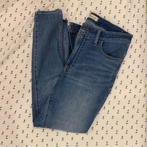 Curvy Madewell roadtripper in Vinton Wash